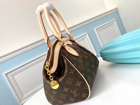 LOUIS VUITTON TIVOLI 0201